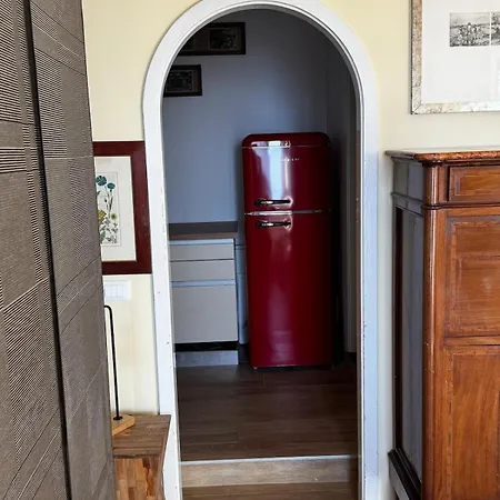 Stylish Seaside With Garden & Gulf Views Apartmán