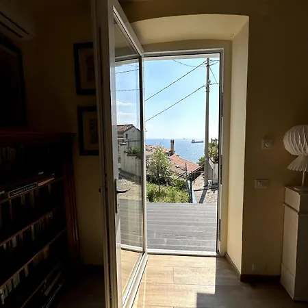 Apartmán Stylish Seaside With Garden & Gulf Views